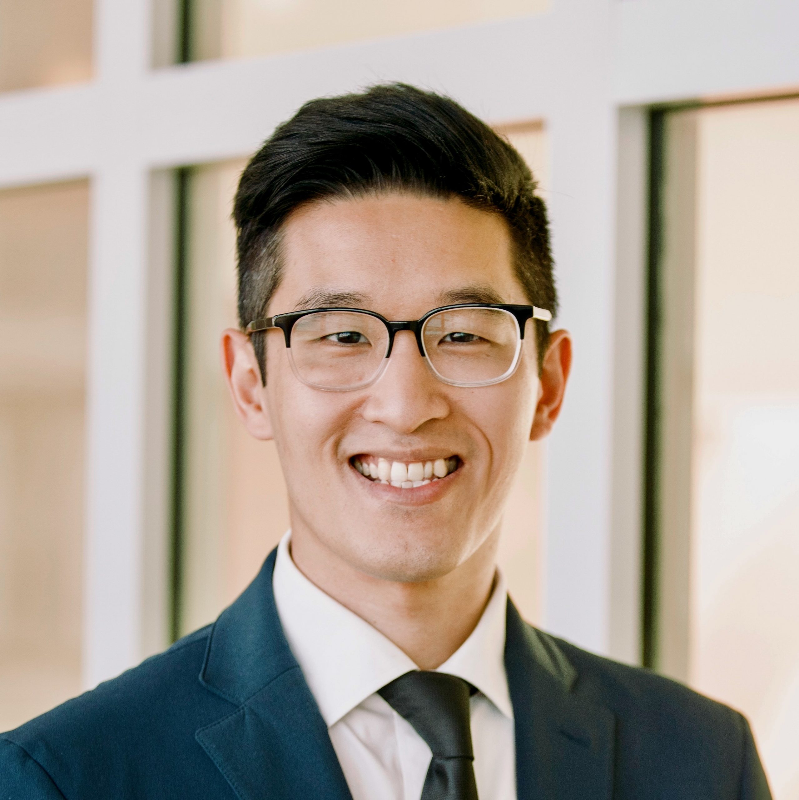 Thomas Hoang Headshot