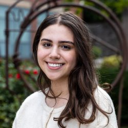 Becca Mendes Headshot